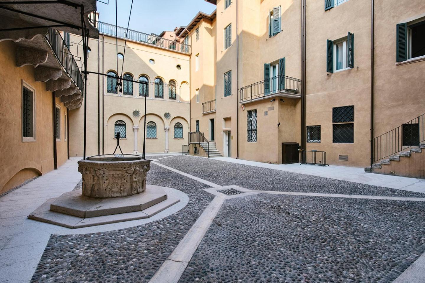 ורונה Palazzo Confalonieri Da Lisca מראה חיצוני תמונה